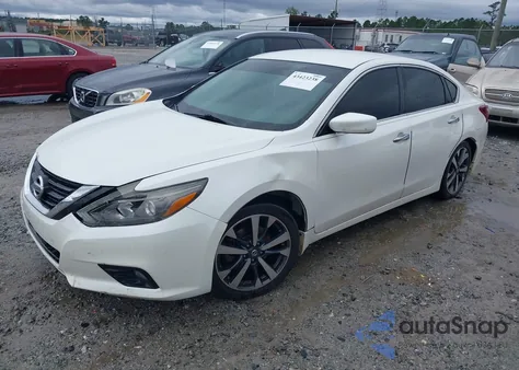 2017 Nissan Altima 2.5 Sr из США, поврежденный, VIN 1N4AL3AP5HC142045